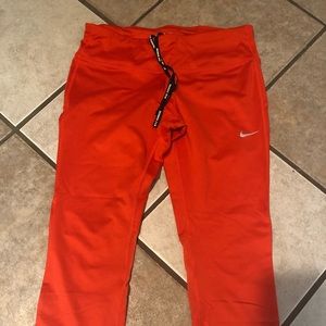 Women’s Nike Cropped Leggings
